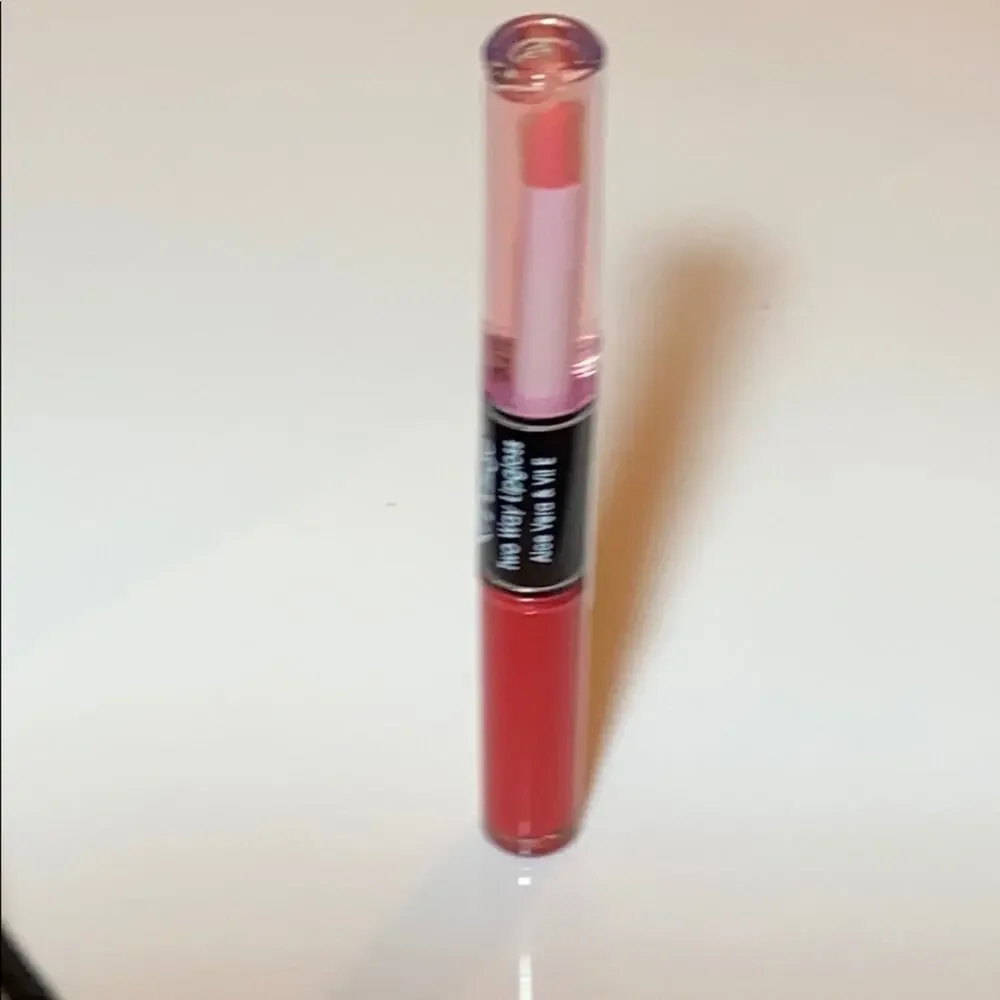 NEW Amuse 2-Way LIP GLOSS DUO Aloe Vera Vitamin E Red Color Tinted Shine 6280-8